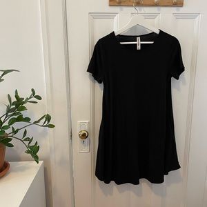 Flowy Black Dress with Pockets